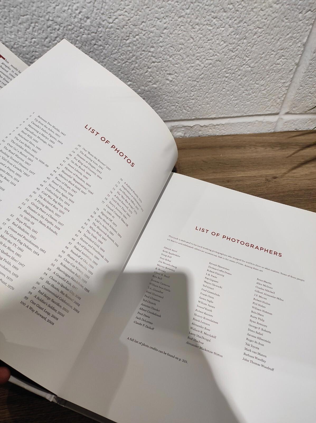 100 Photos That Changed Canada - Hardcover By Mark Reid