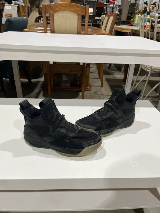 Jordan 33"utility blackout" men’s US10