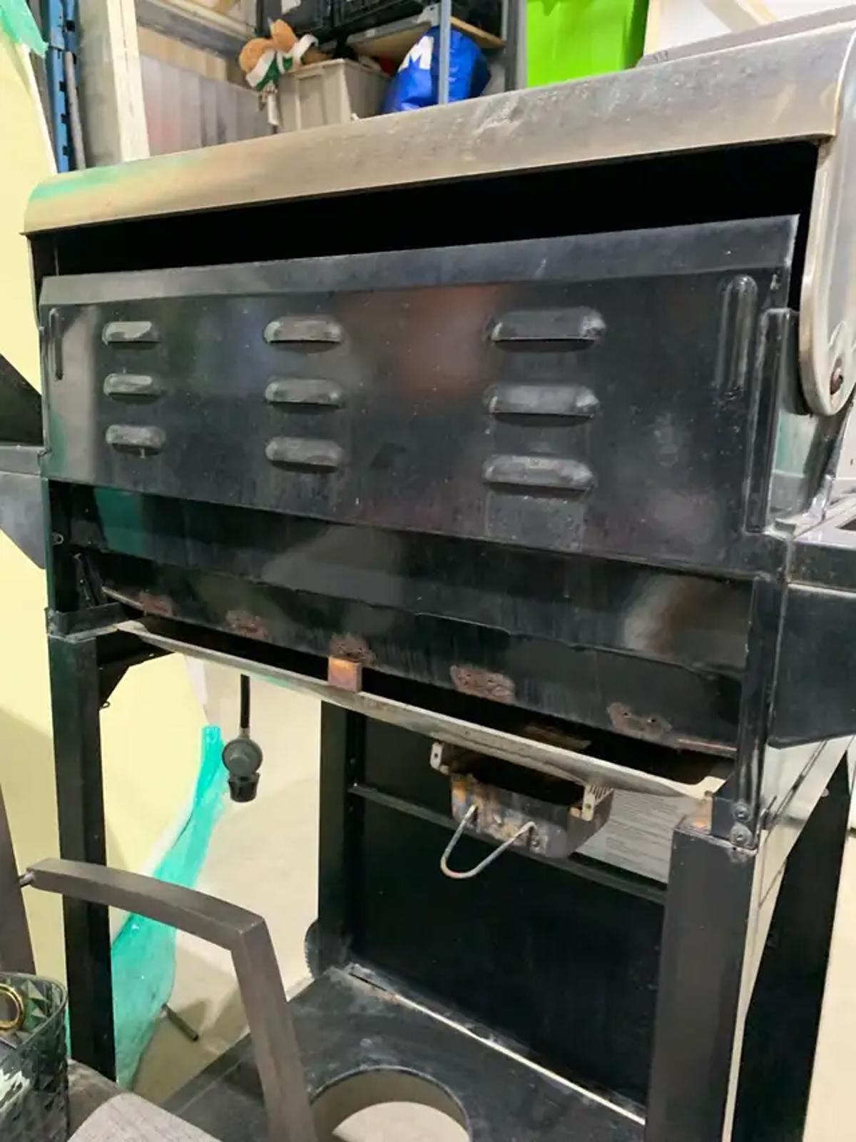 Large Nexgrill BBQ on wheels