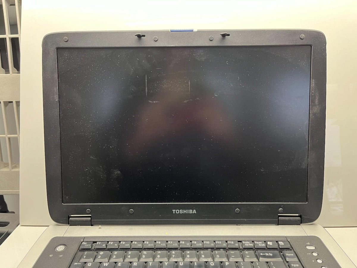 Toshiba Satellite P30 Retro Pentium 4 Laptop FOR PARTS