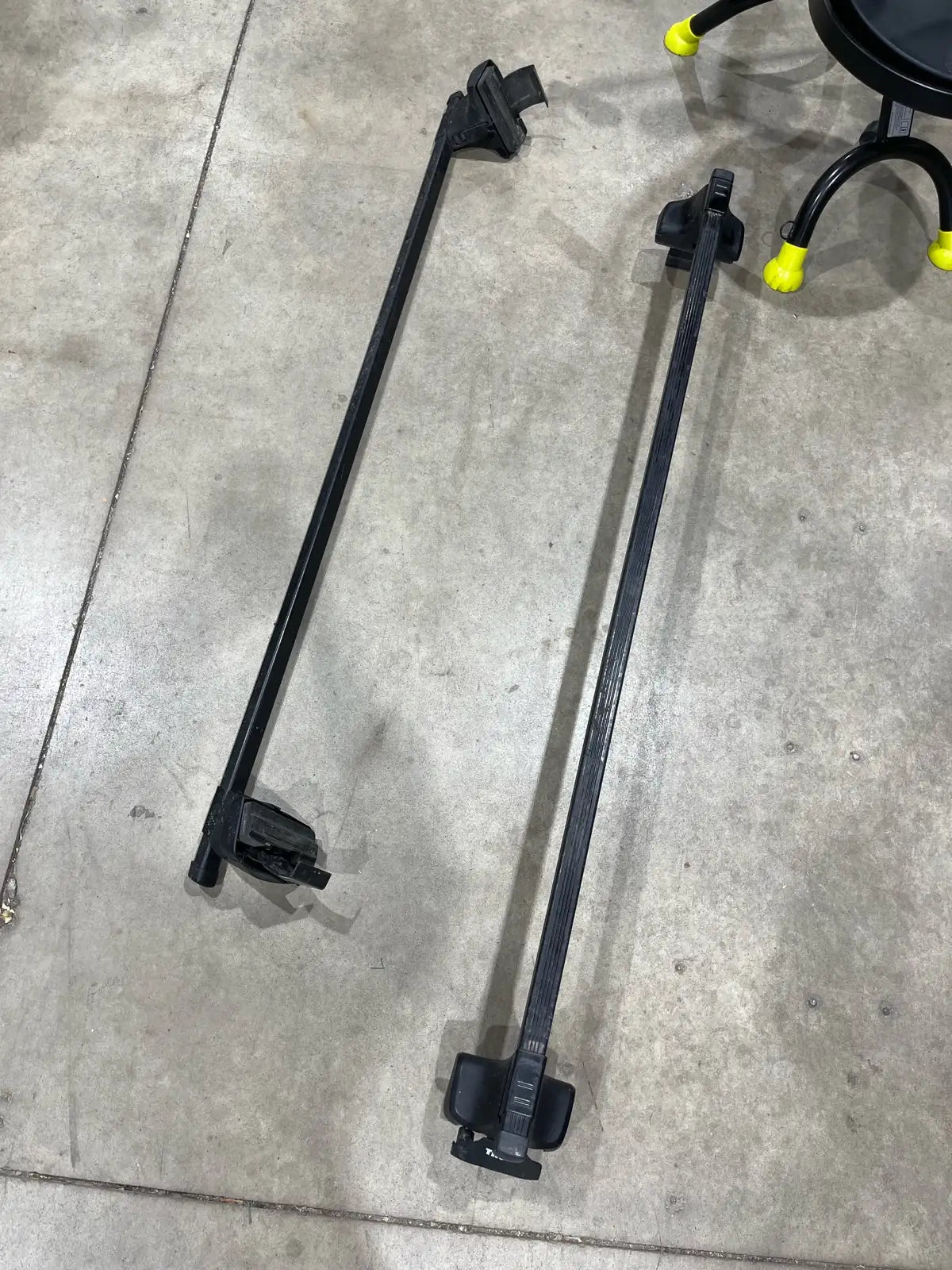 Thule roof rack 60 inches