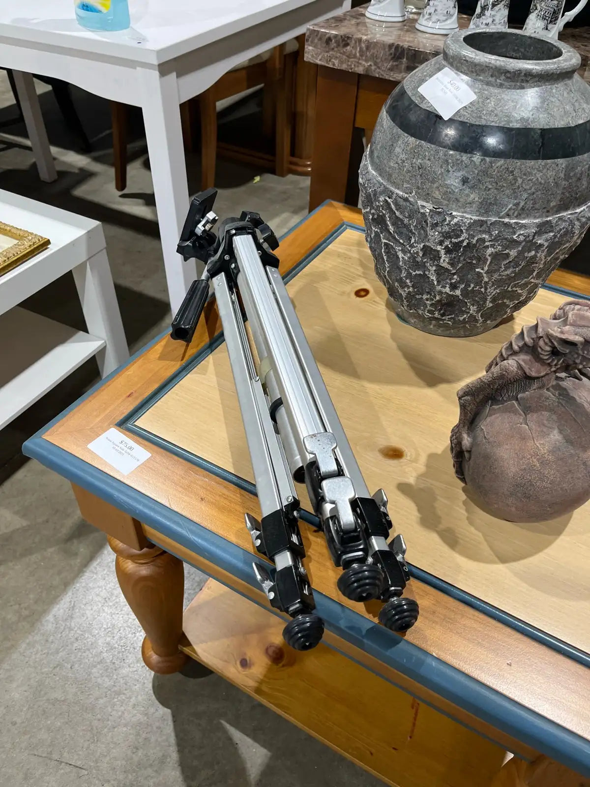 Vintage adjustable tripod made in Taiwan