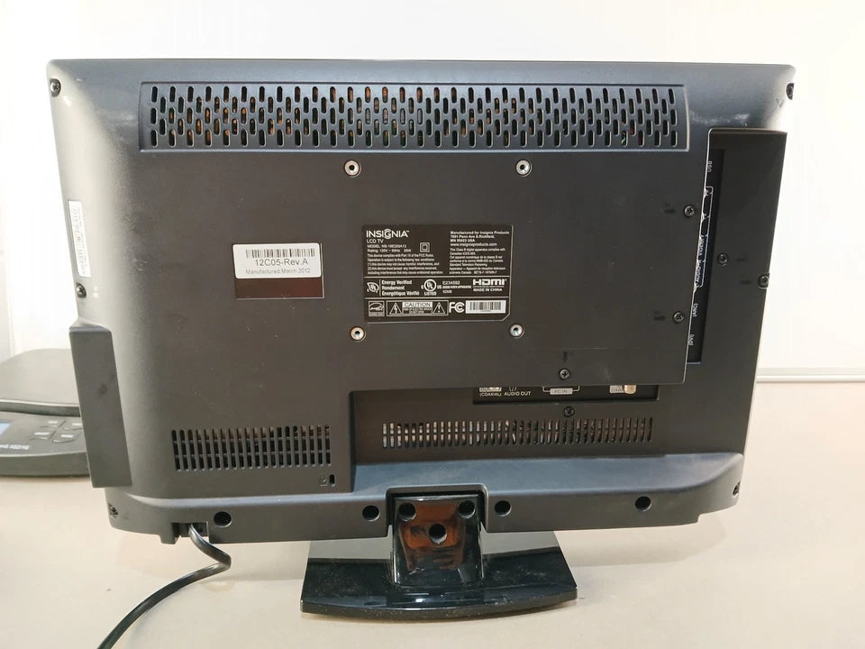 GOOD CONDITION INSIGNIA NS-19E320A13 Small Form LCD 19 Inch TV/Monitor