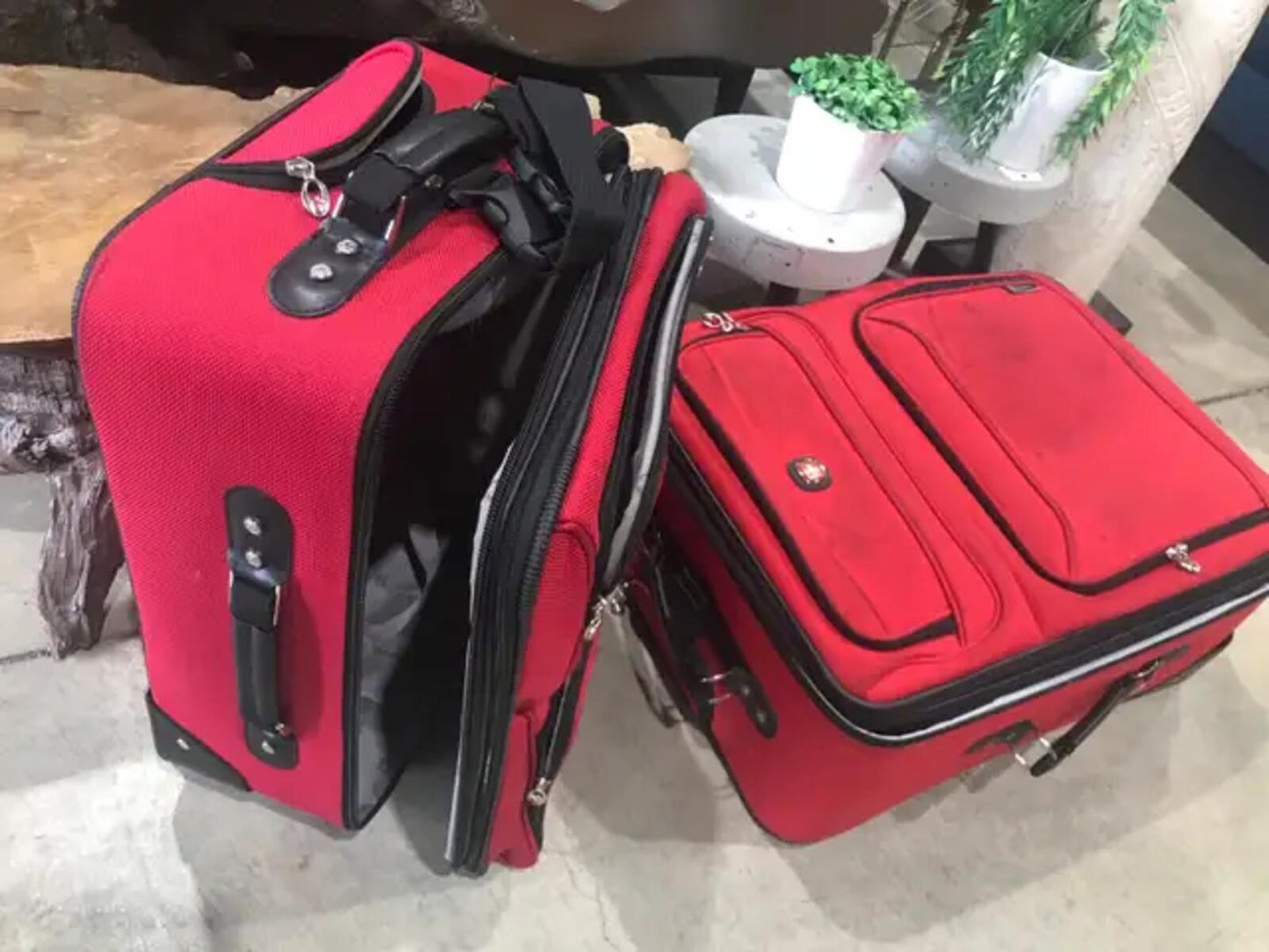 Red SwissGear Luggage - Set of 2