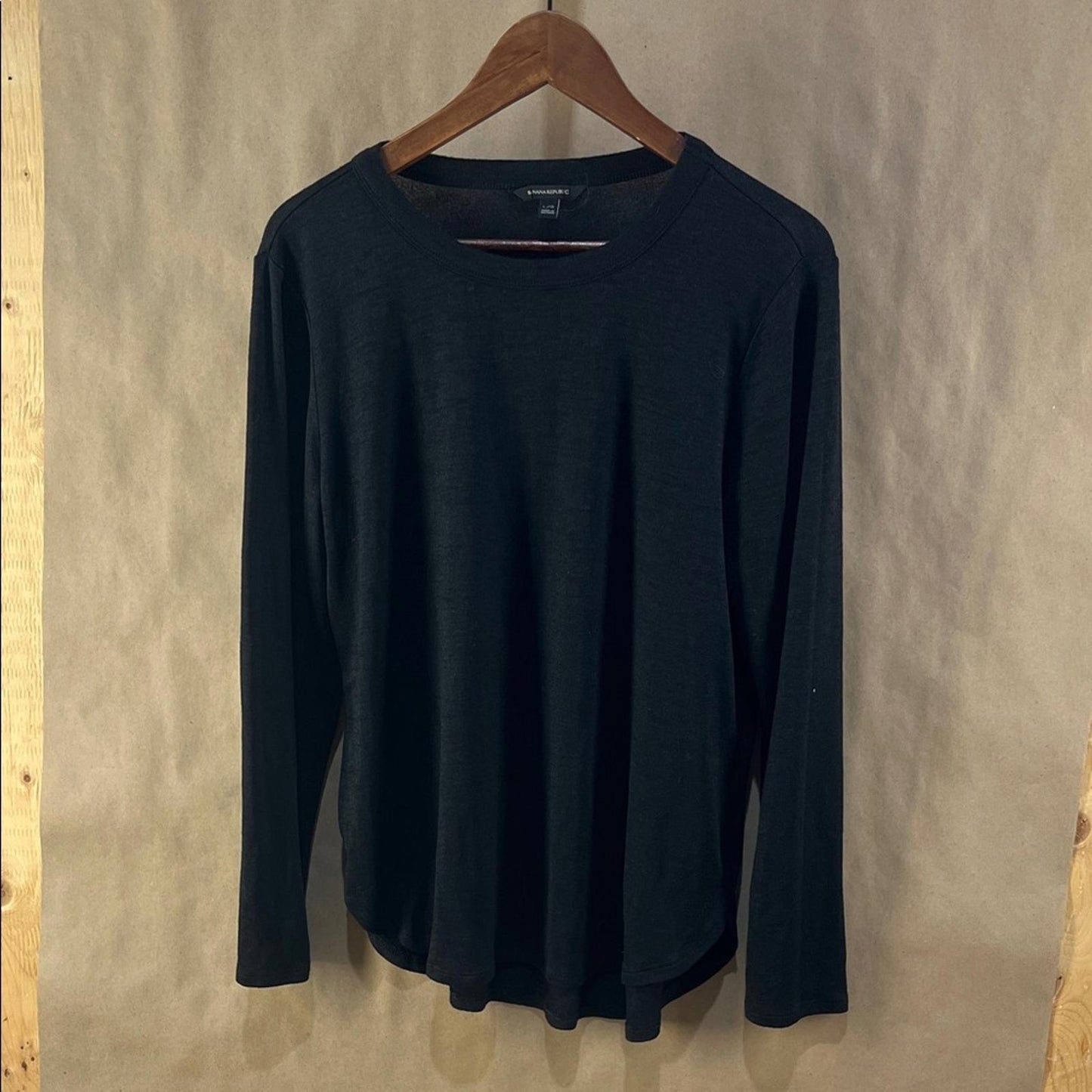 Banana Republic Women’s Black Long Sleeve Sweater (Size L)