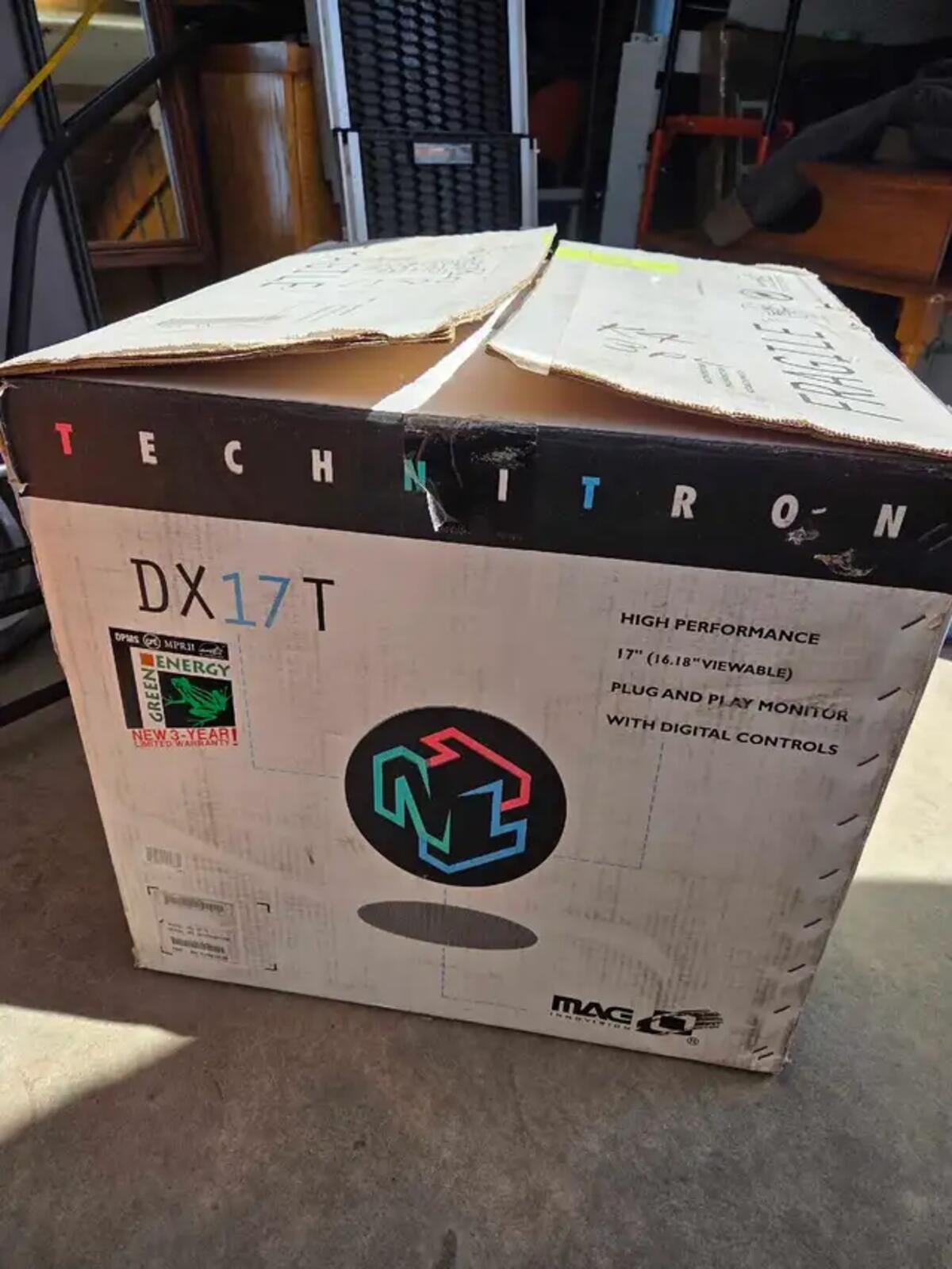 MAG InnoVision Technitron DX17T 17" Monitor