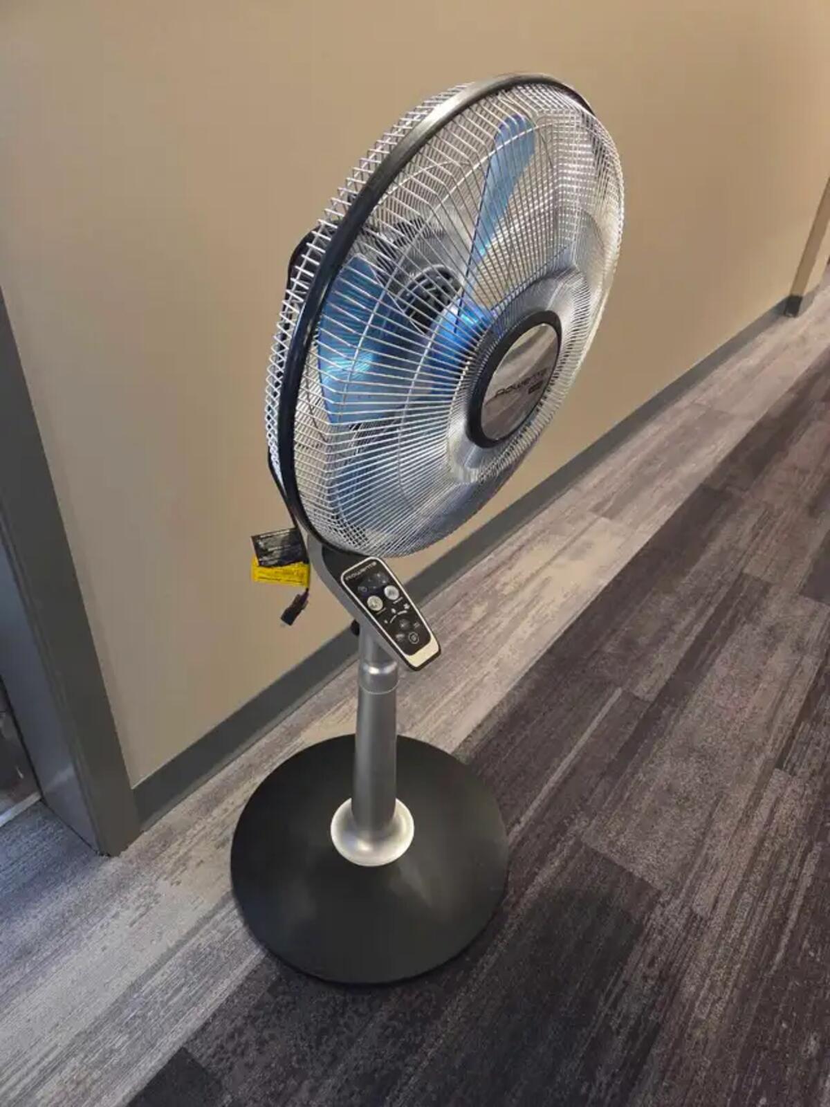 Rowenta Vu5670 Turbo Silence Stand Fan