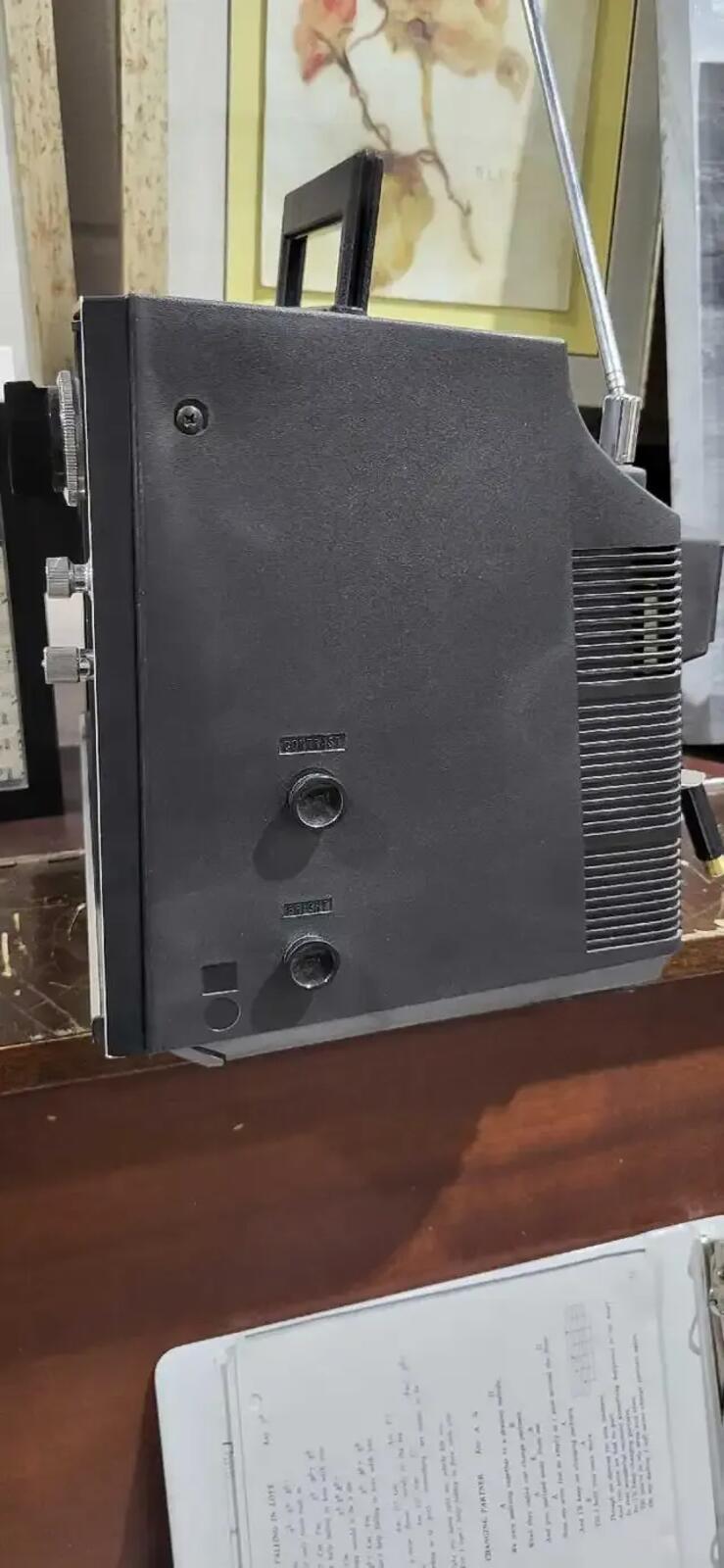 Hitachi P-06 IC Transistor Television 12"