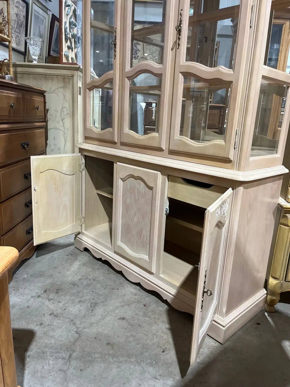 Vintage display China Cabinet