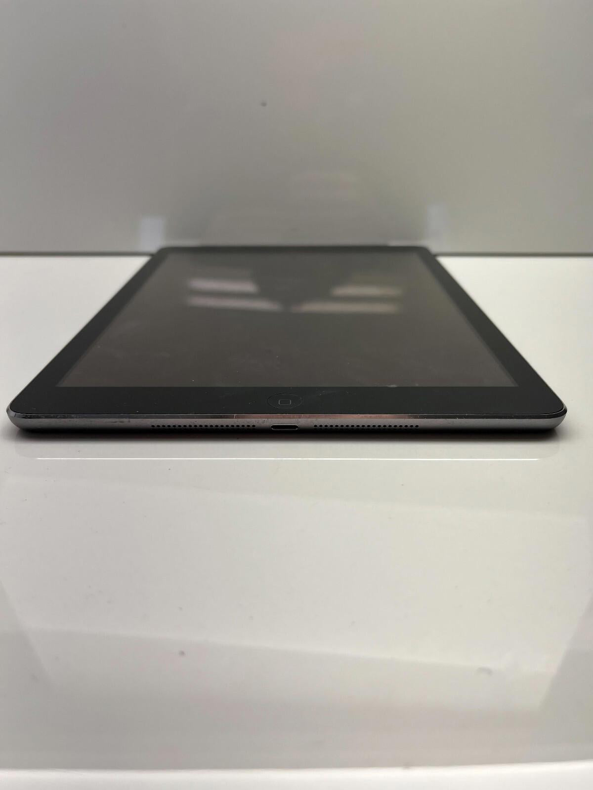 iPad Air 64 Go 1re génération A1475 Cellulaire Gris sidéral