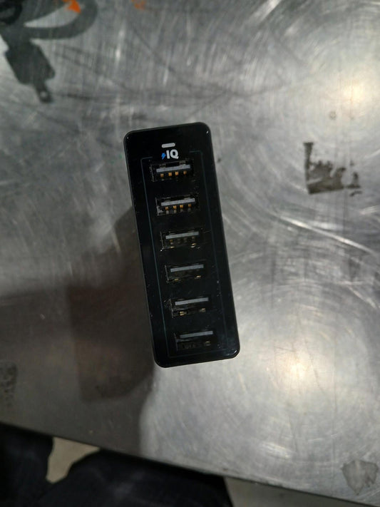 ANKER iq 6 port usb charging hub EXCELLENT