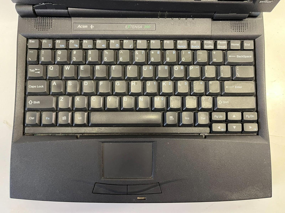 Acer Extensa 390 Vintage Laptop Pentium MMX 80MB RAM 20GB HDD Win98 Broken LCD