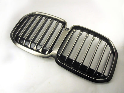 Genuine BMW X7 (GO7) SUV Front Grille Silver 51138745730, 2019-2021 Good Cond.