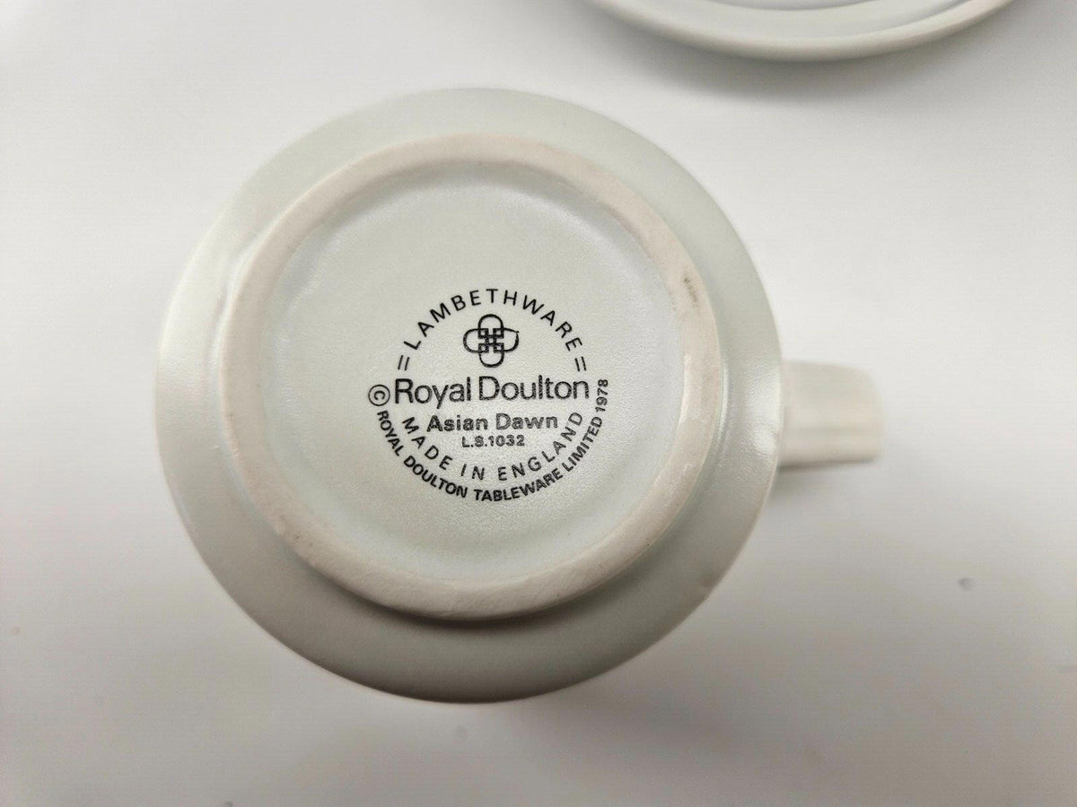 Service Royal Doulton Lambethware Asian Dawn (13 tasses à thé, 11 assiettes)