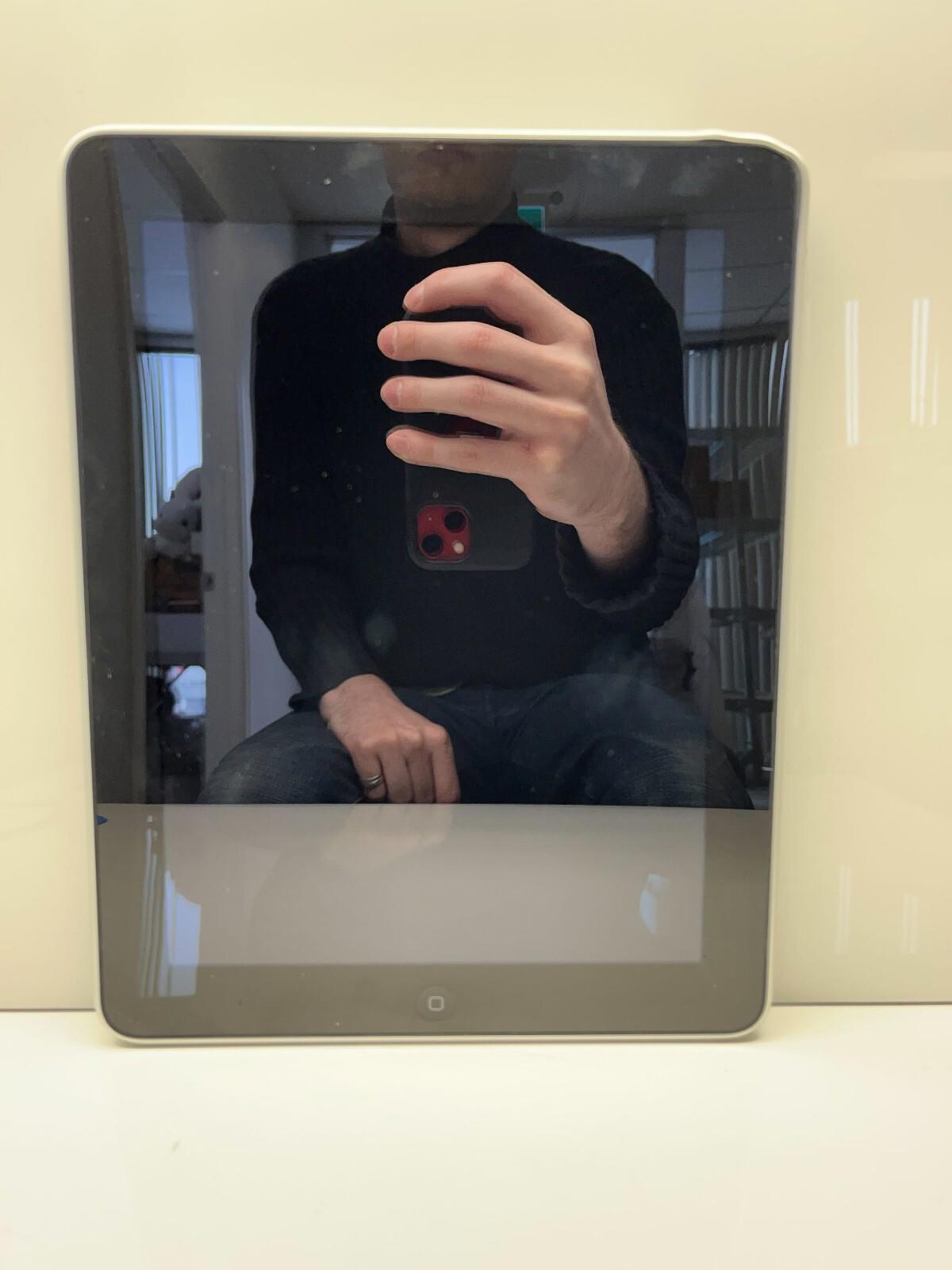 iPad 1re génération noir 32 Go A1219 NE MARCHE PAS
