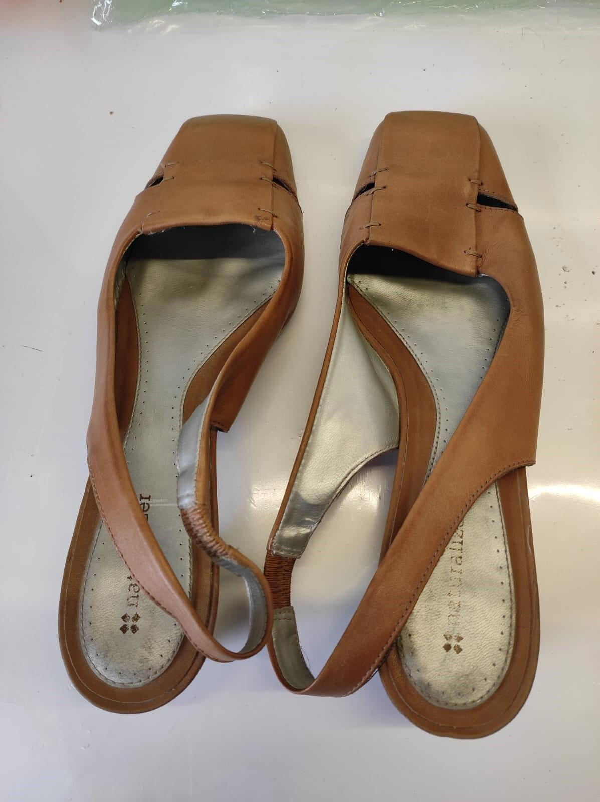 Sandales à talons Naturalizer pour femme à bout ouvert, bride arrière et boucle à la cheville, taille 7