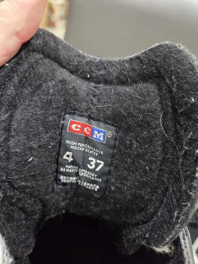 CCM E10 Skates - Size 4