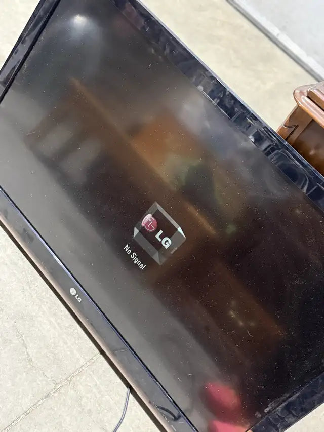 42" LG 42LK450 TV (no remote)