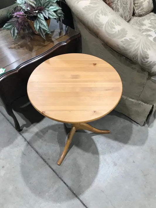 Rustic Round Pine Side Table - 22.5’ x 19.5’