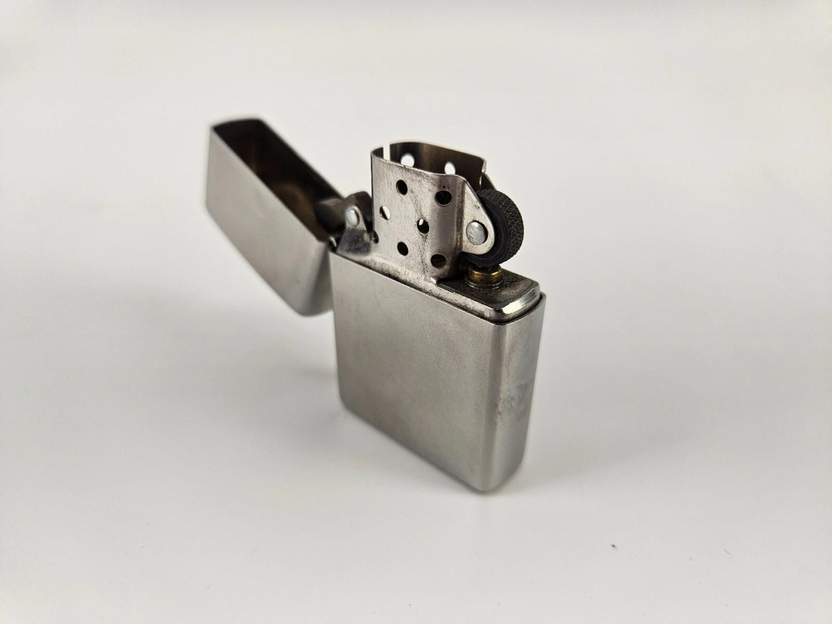 Briquet Zippo n° 13 avec finition brossée