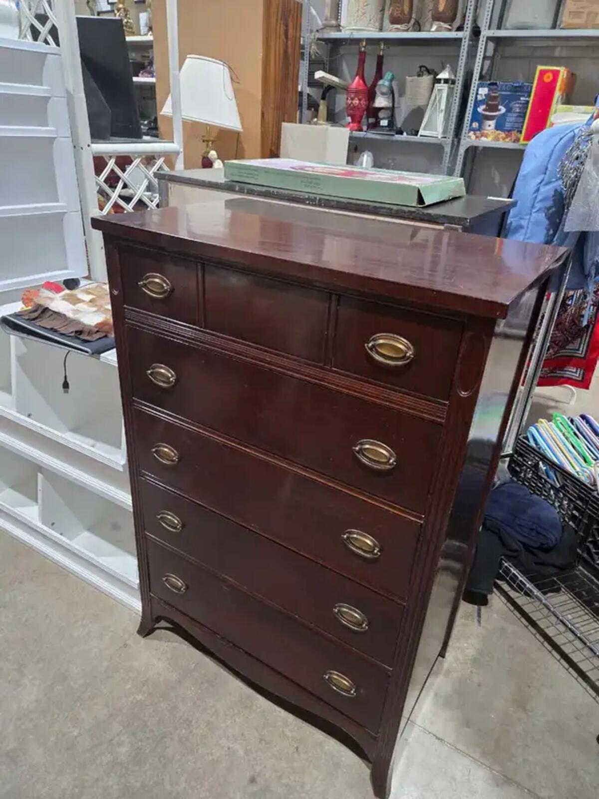 Antique Style 5-Drawer Dresser