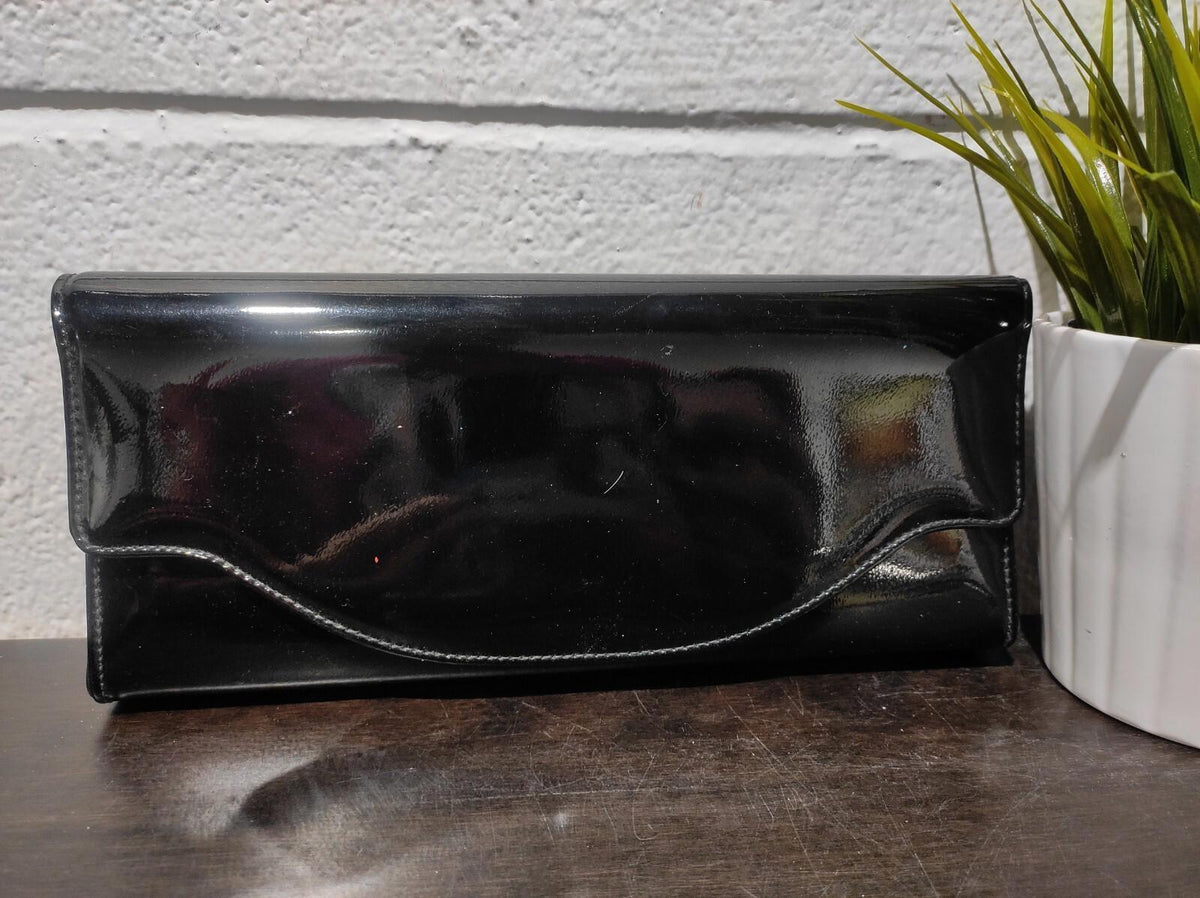 Handsbag Ltd. Canada Black Clutch
