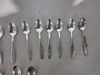 Lot of 18 Vintage Silversmith Collector Spoon Canada Commemorative centennial