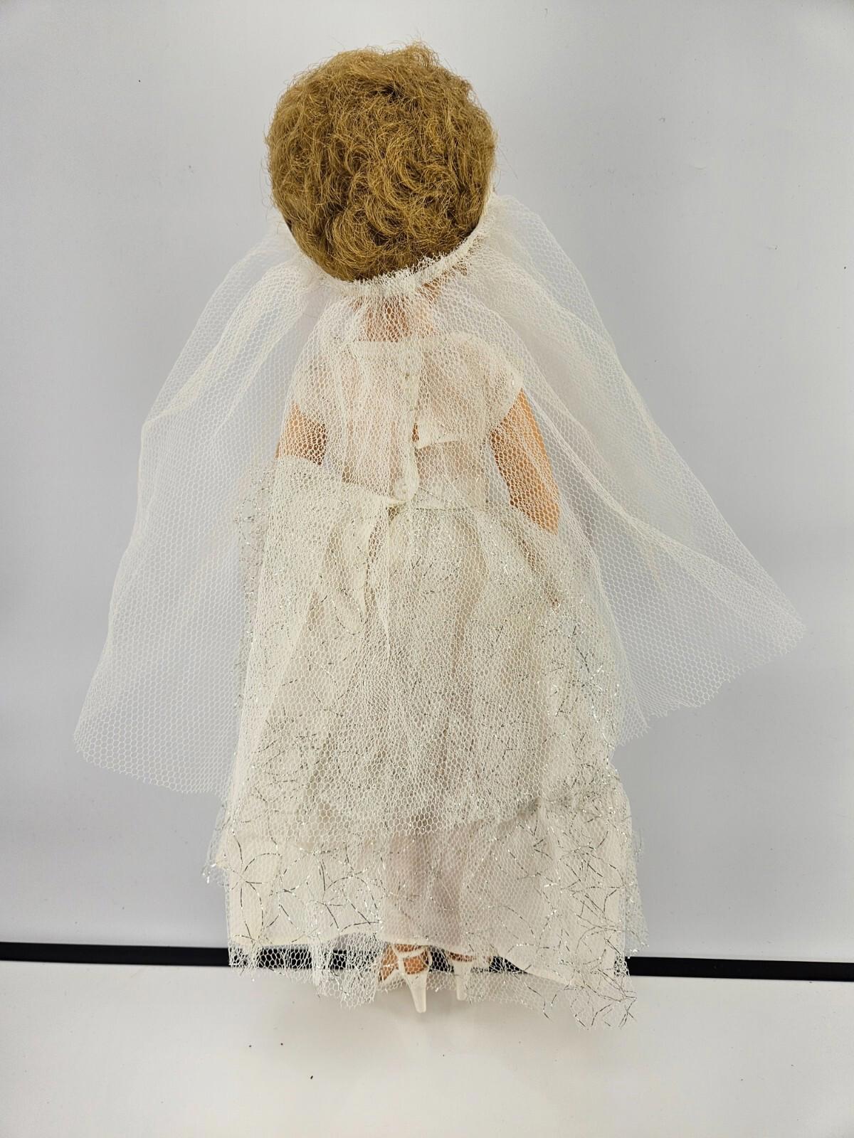 Dee An Cee Doll - Wedding Dress - 17.5 inches