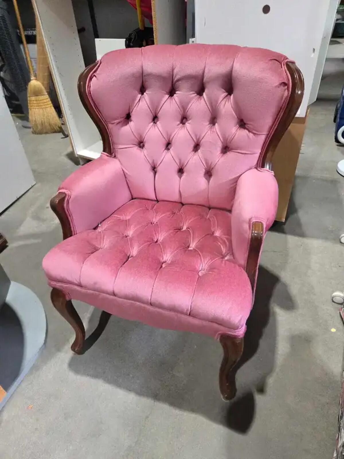 Vintage Pink Tufted Accent Chair