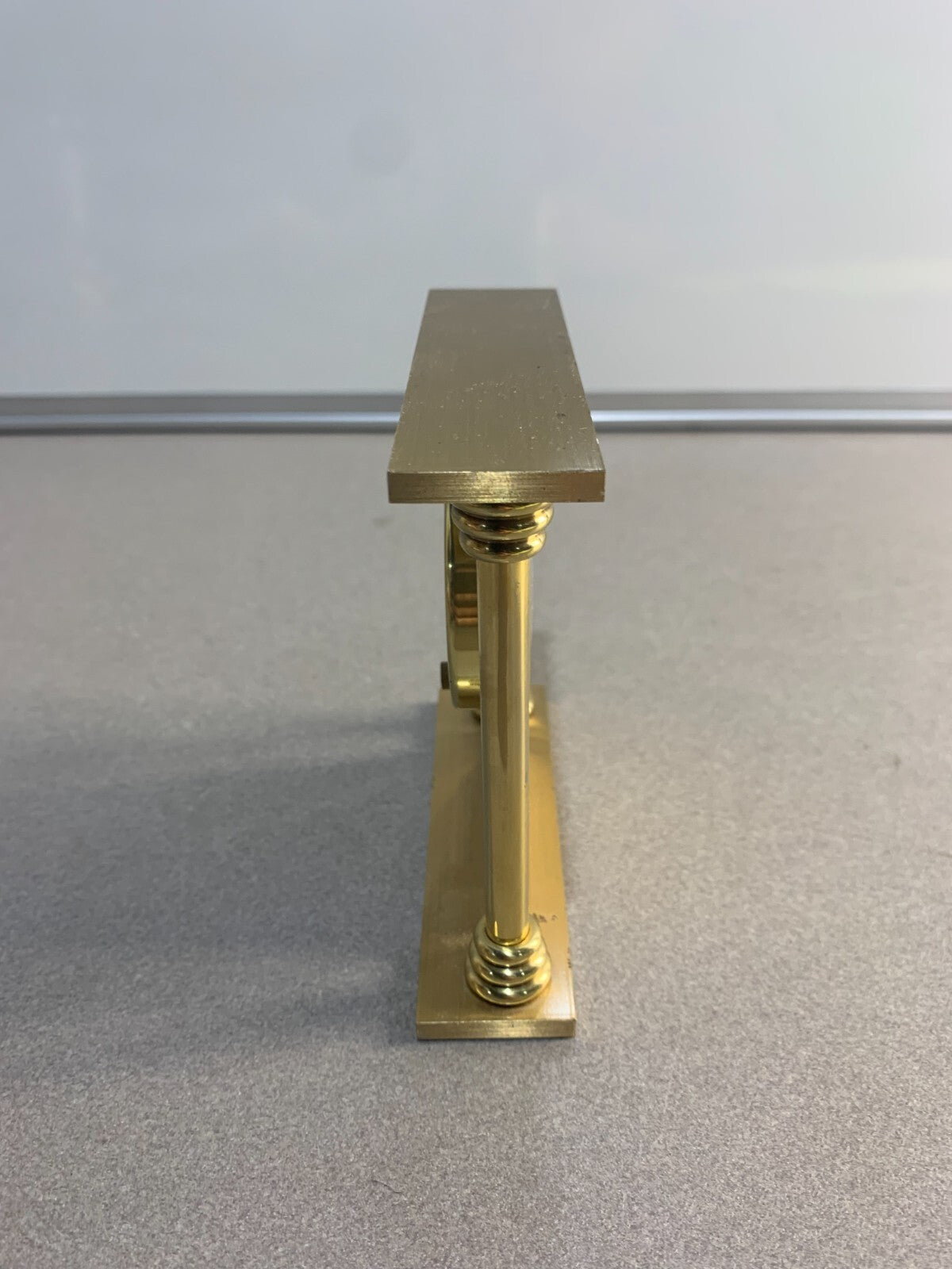 Elegant Linden Quartz Brass Clock With Roman numbers