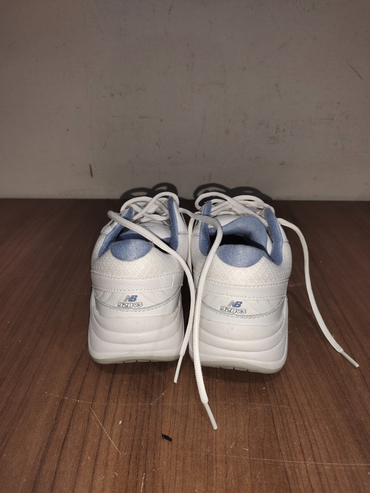 New Balance Womens 928 White Blue Walking Sneakers Shoes - Size US - 8