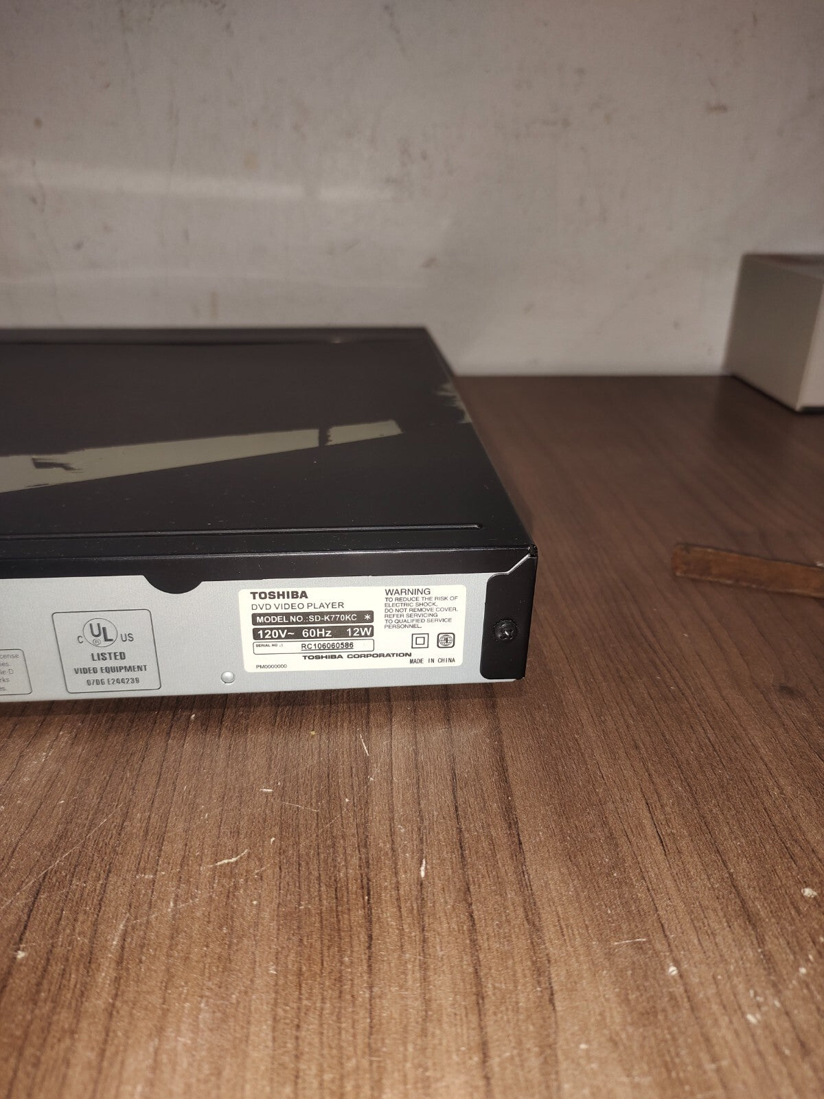 Toshiba SD-K770 Dolby Digital Multi-Zone Digital Cinema Progressive DVD Player