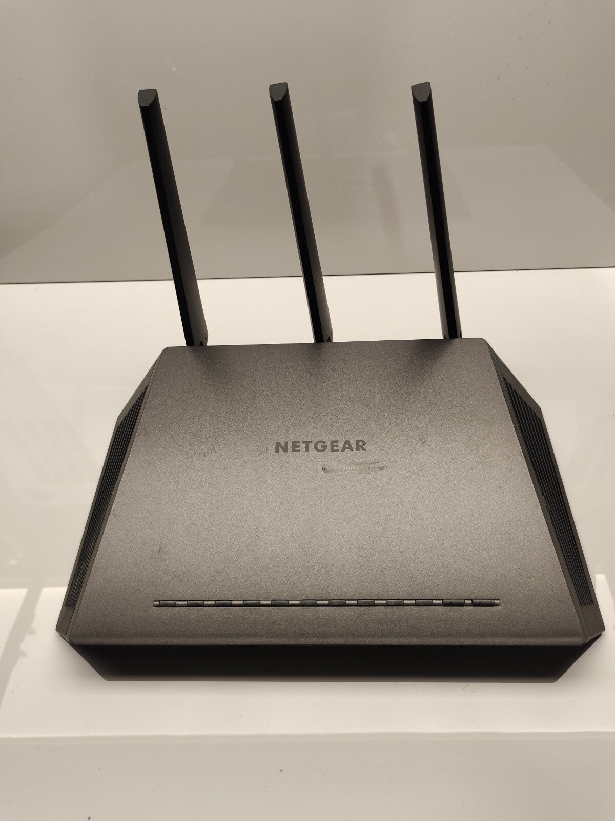 NETGEAR Nighthawk R7000 AC1900 Smart Gigabit USB 3.0 Dual-Band WiFi Router