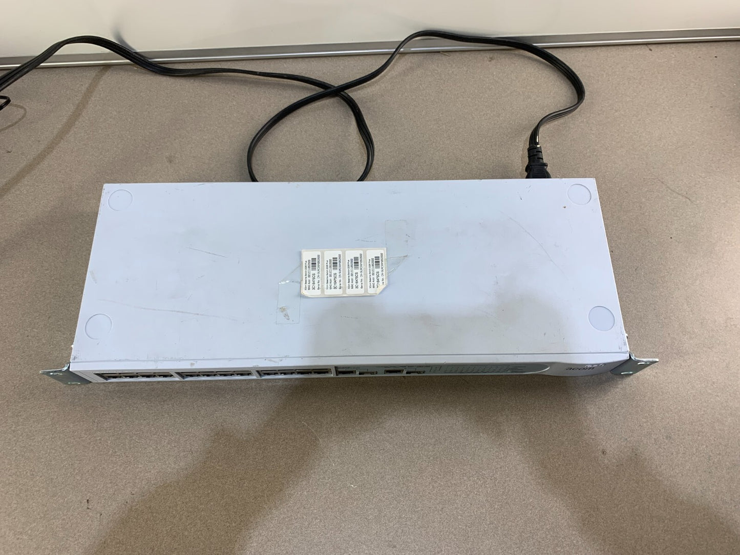 3COM Baseline Switch 2226 Plus Port Gigabit Switch