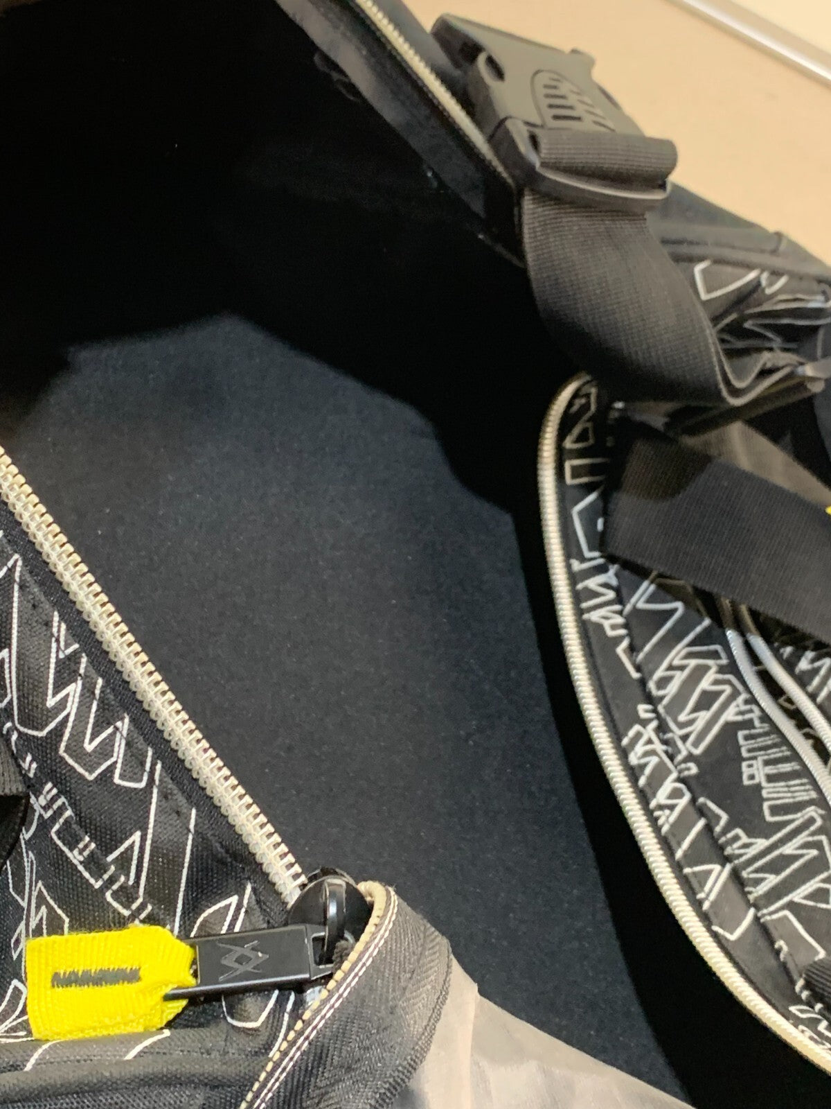 VOLKL OVER UNDER WEEKEND BAG BLACK