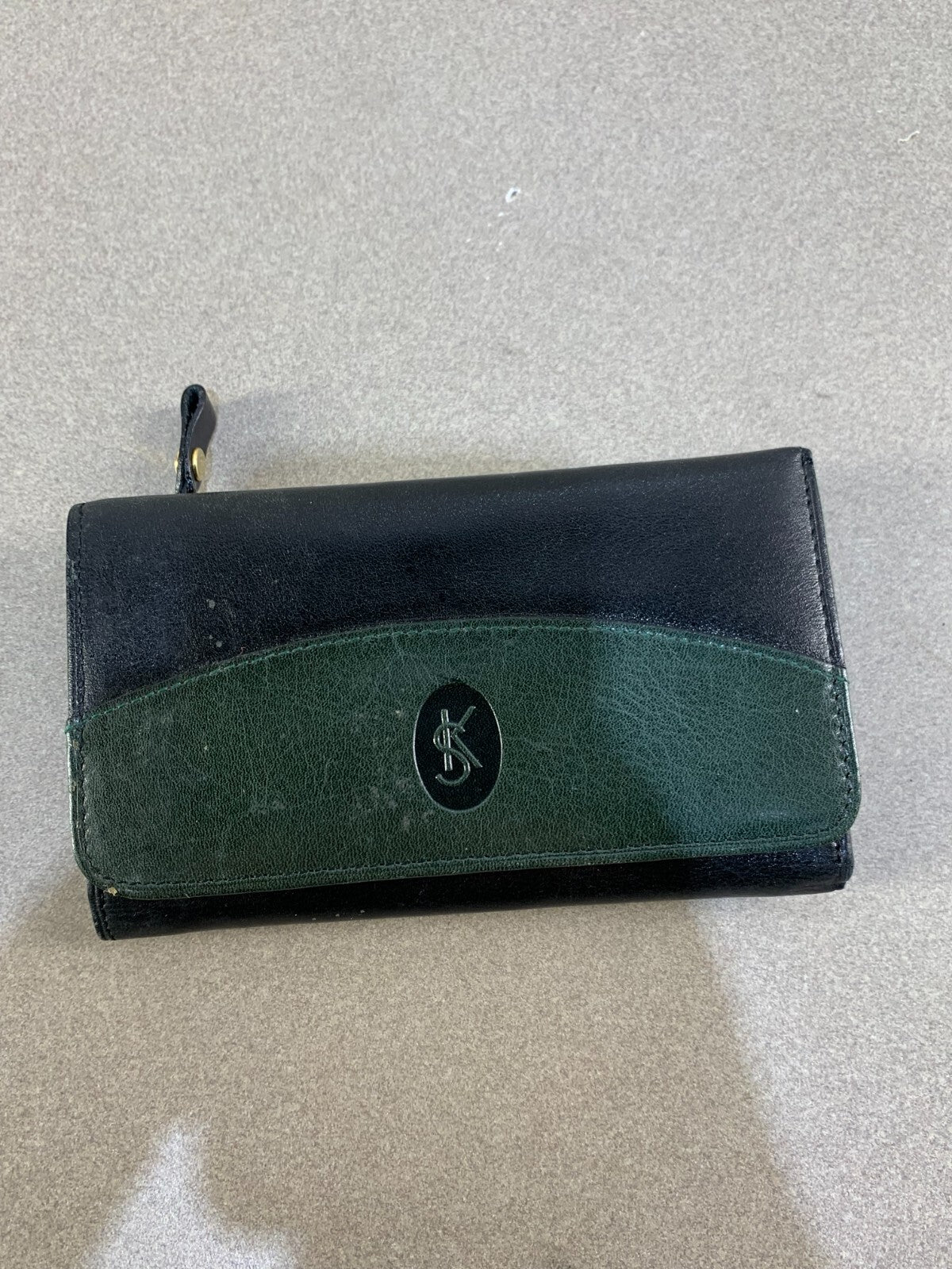 Black VENETO wallet. Unisex.