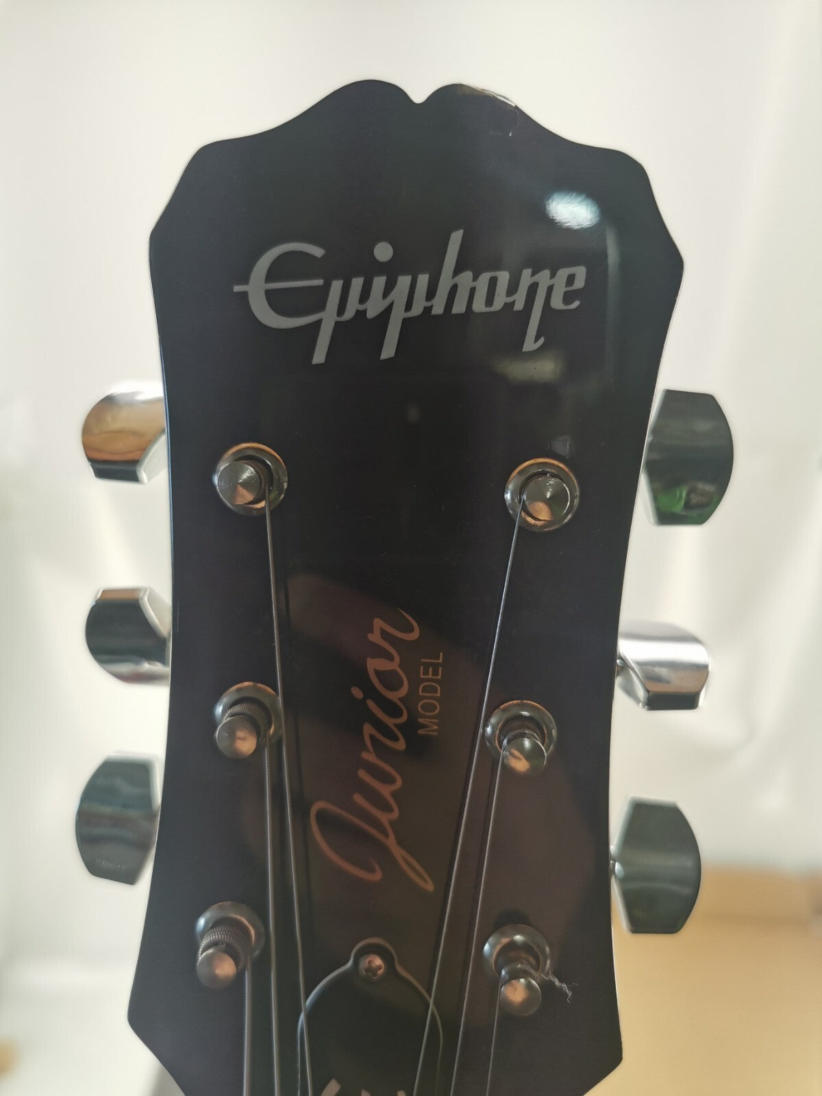 Authentic Guitar Epiphone Les Paul Junior
