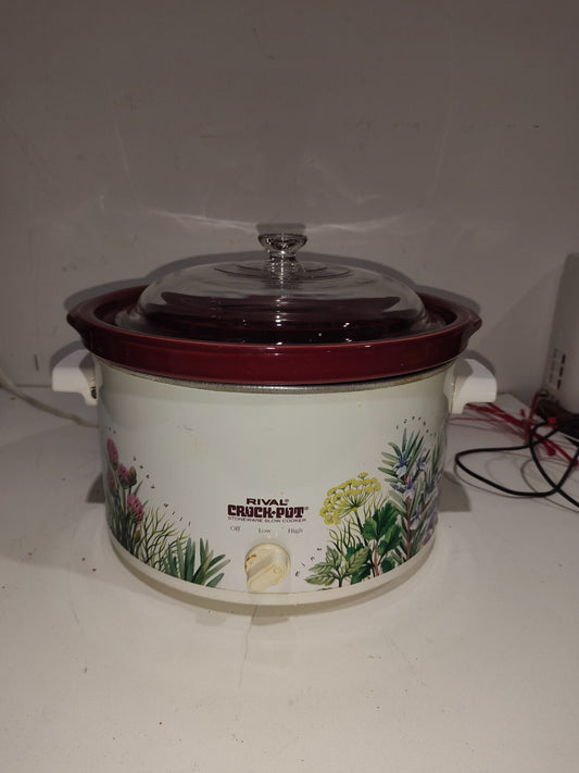 Vintage Rival Crock-Pot Embossed Slow Cooker Red Floral Print