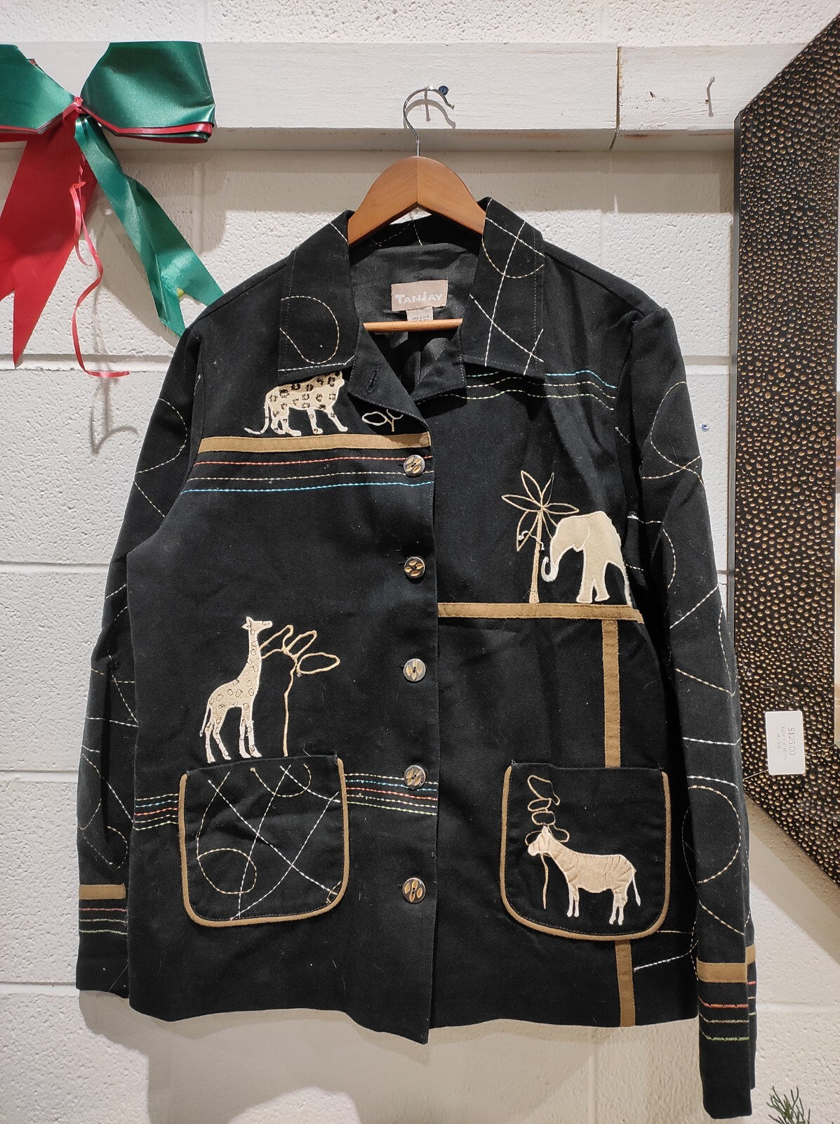 Women's L Denim Embroidered Jacket Safari Animals Elephant Giraffe Zebra Cheetah