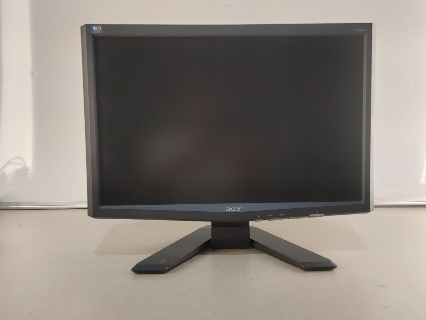 GOOD CONDITION Acer X193W 20inch LCD Widescreen Monitor VGA Only HD Black