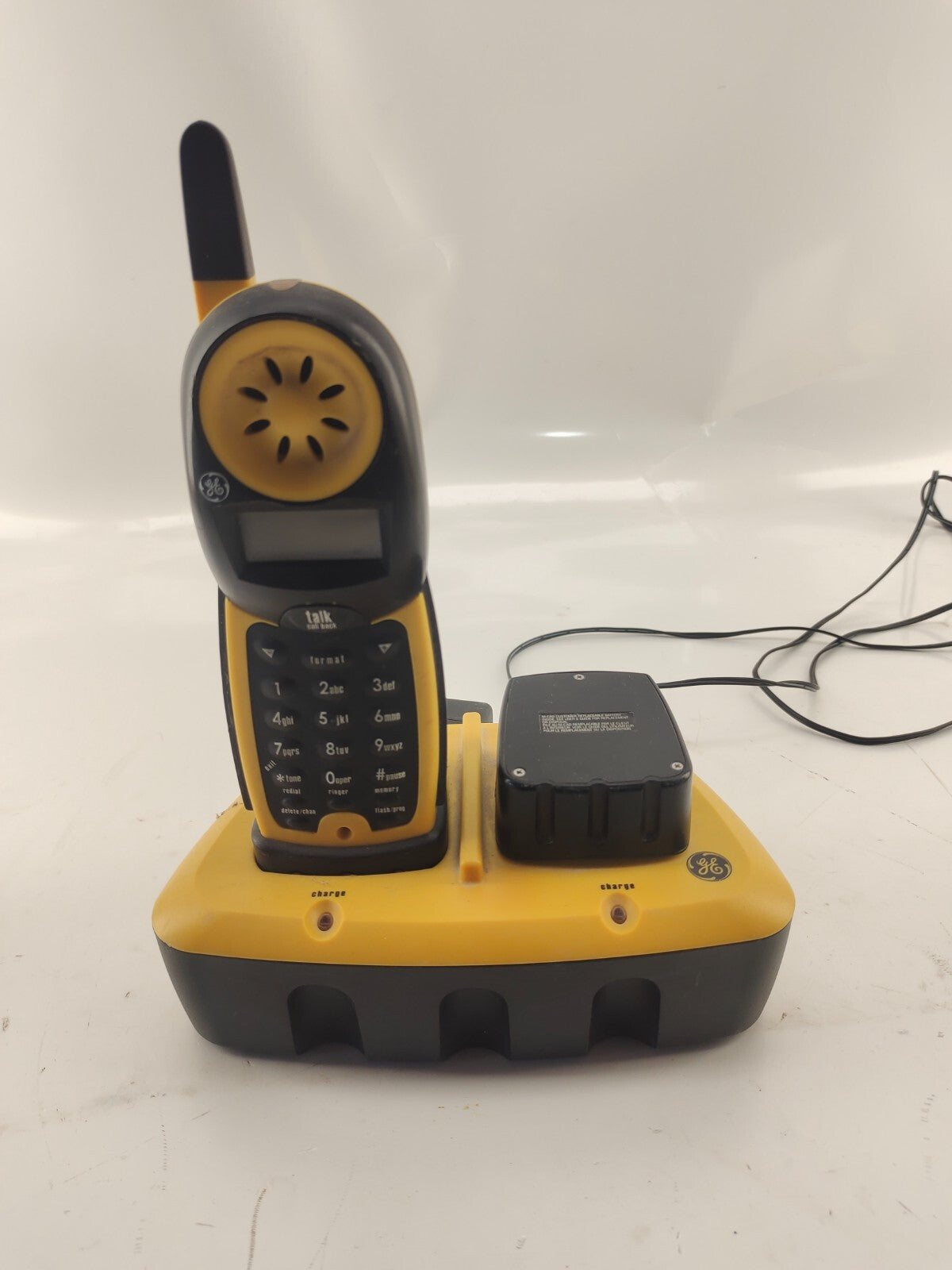 General Electric 26989GE9-A Rechargable Handheld Phone