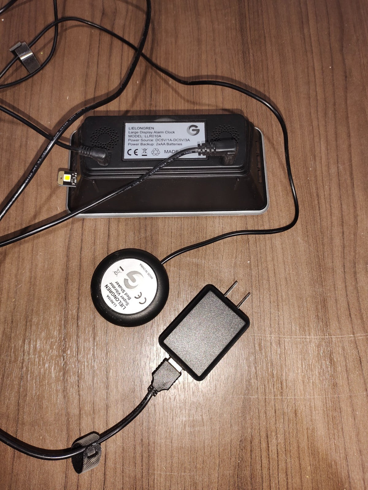 Lielongren Loud Digital Alarm Clock LLR010A with 2 USB Ports