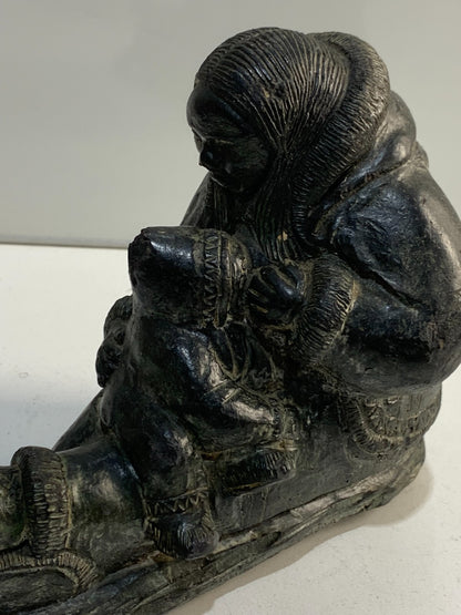 Vintage WOLF Original Sculpture Of Inuit Mother W/ Child Black Soapstone Canada