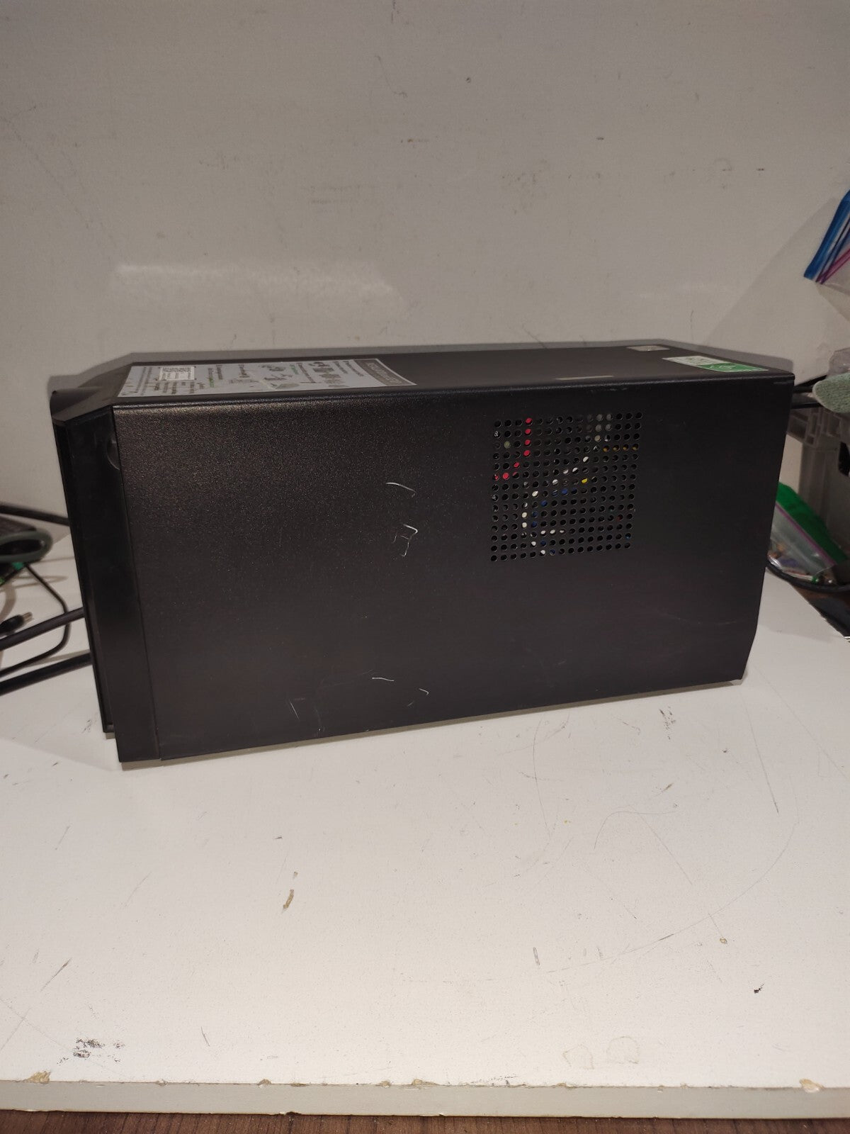 APC SMC1000 Smart-UPS C1000 8-Outlet 120V - 50/60 Hz UPS - 1