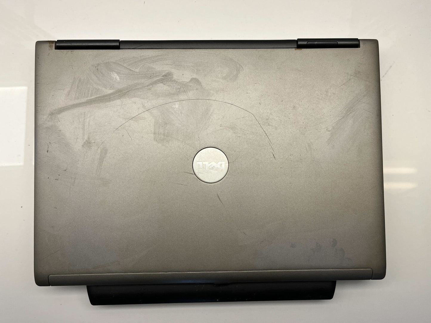 Dell Latitude D630 Core 2 Duo T7500 @ 2.20 GHz 2GB RAM 120GB HDD Windows XP Pro