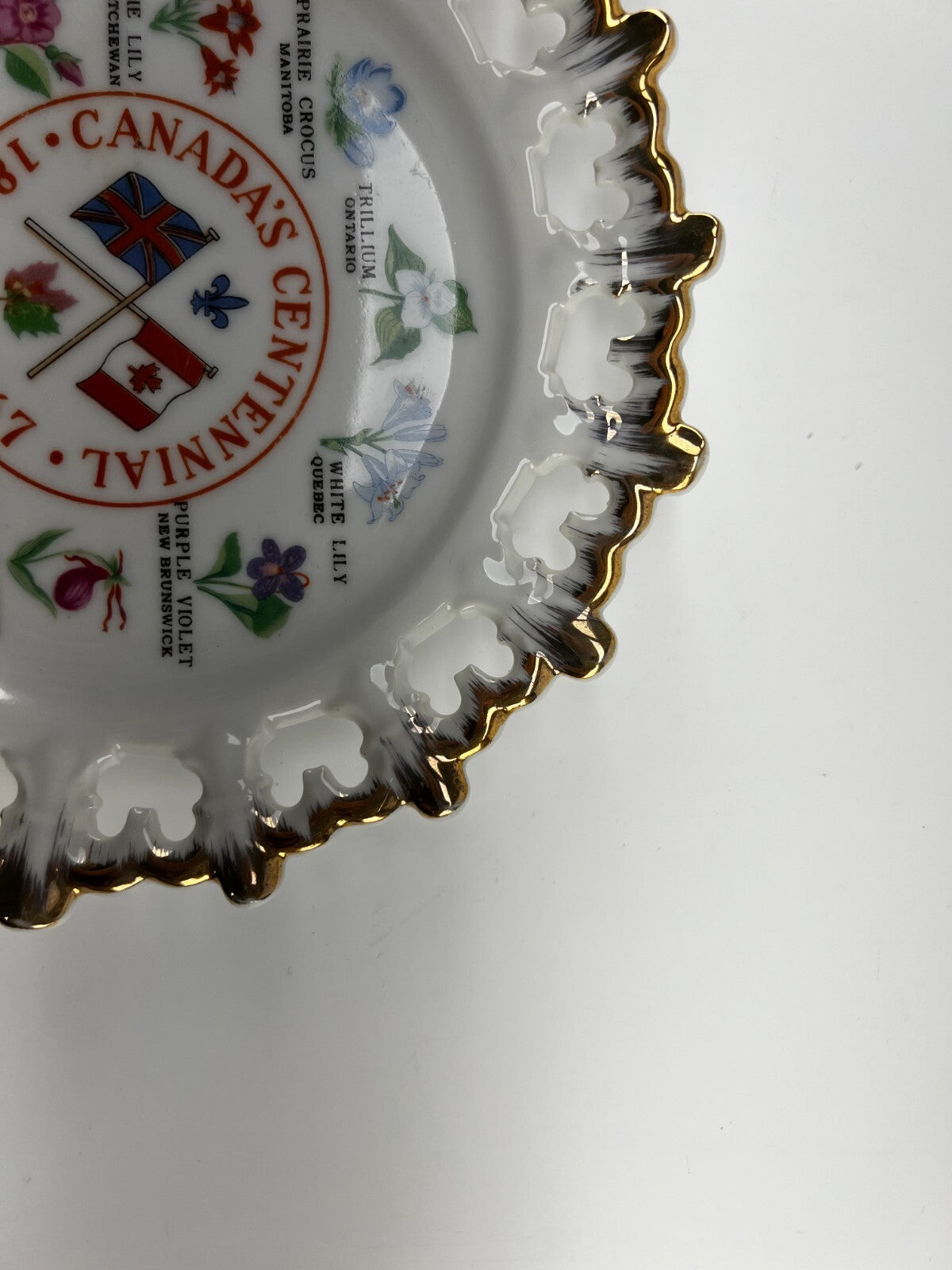 “CANADA’S CENTENNIAL-1867-1967" Province’s Flowers-Gold Scalloped Rim-Col. Plate