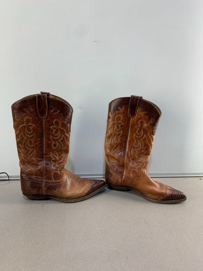Vintage Cowboy Boots Men Tan Stiched Wing tip toe Sized EU 39 Made in Spain