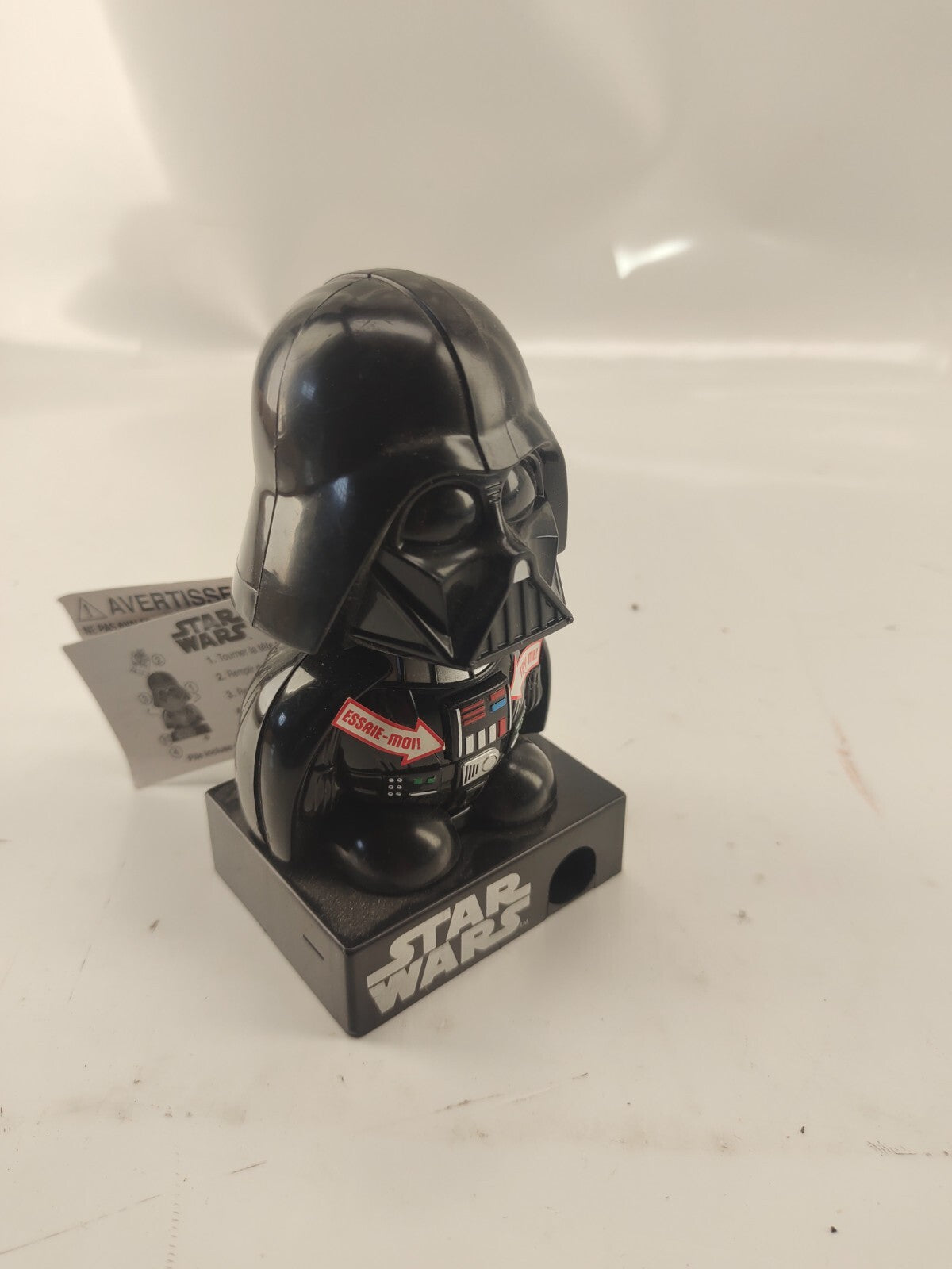 GALERIE: Star Wars - LFL & TM Darth Vader Candy Dispenser - With Sound 5 Inch