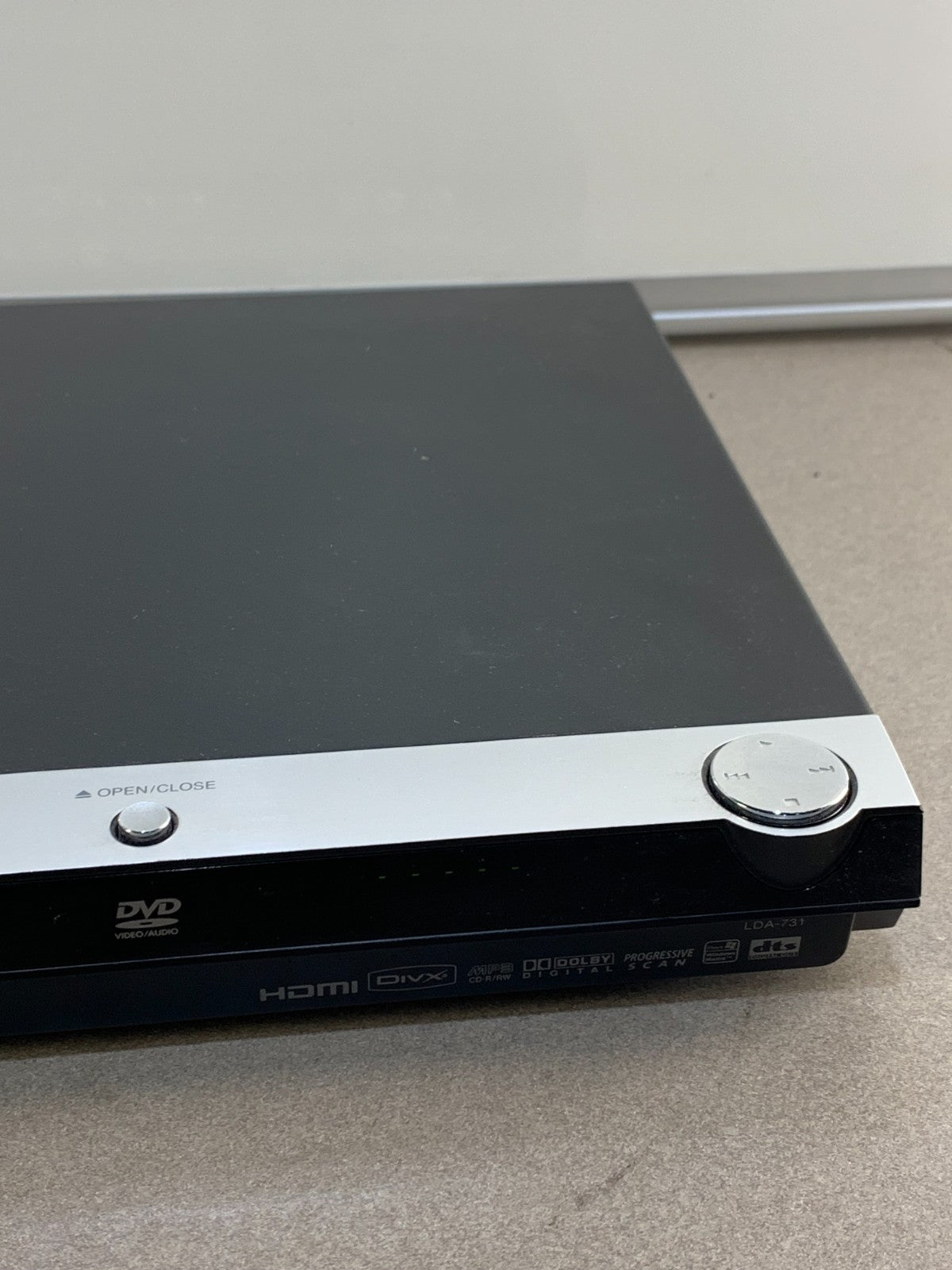 LG LDA-731 DVD Player with manual