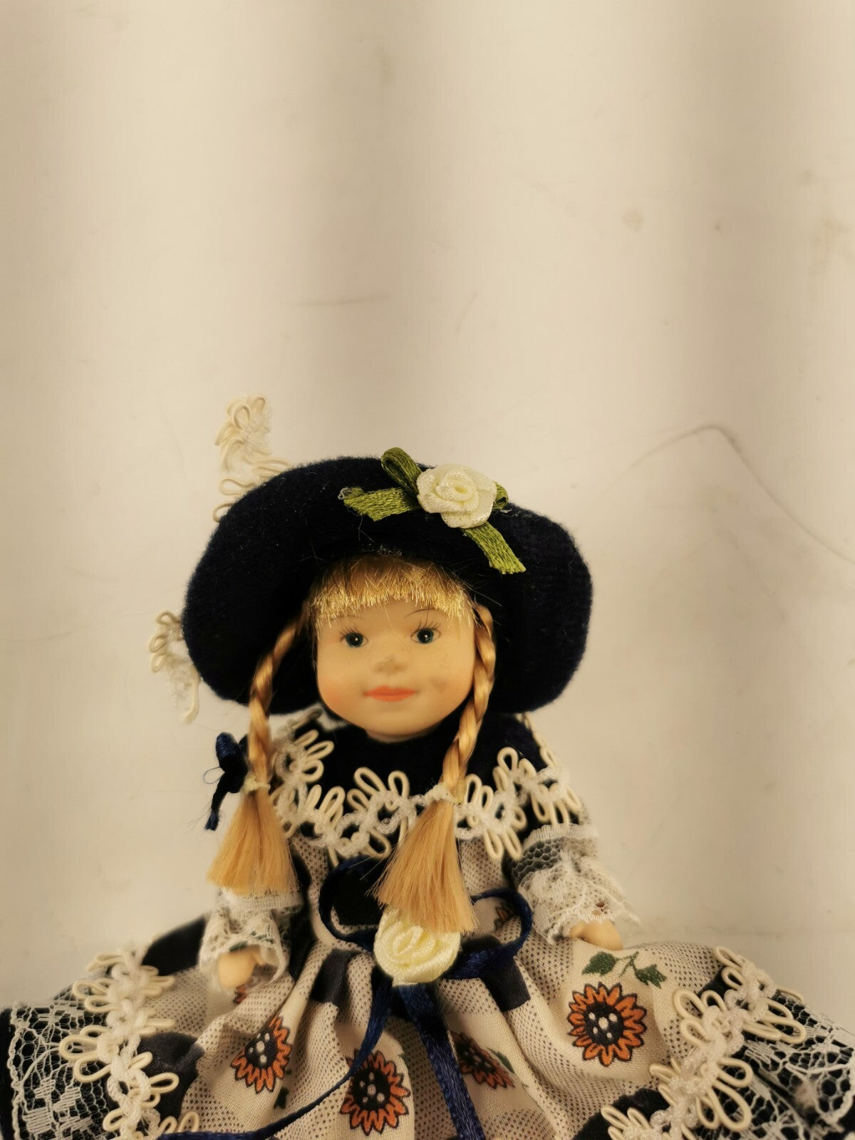 Porcelain dolls, Blue